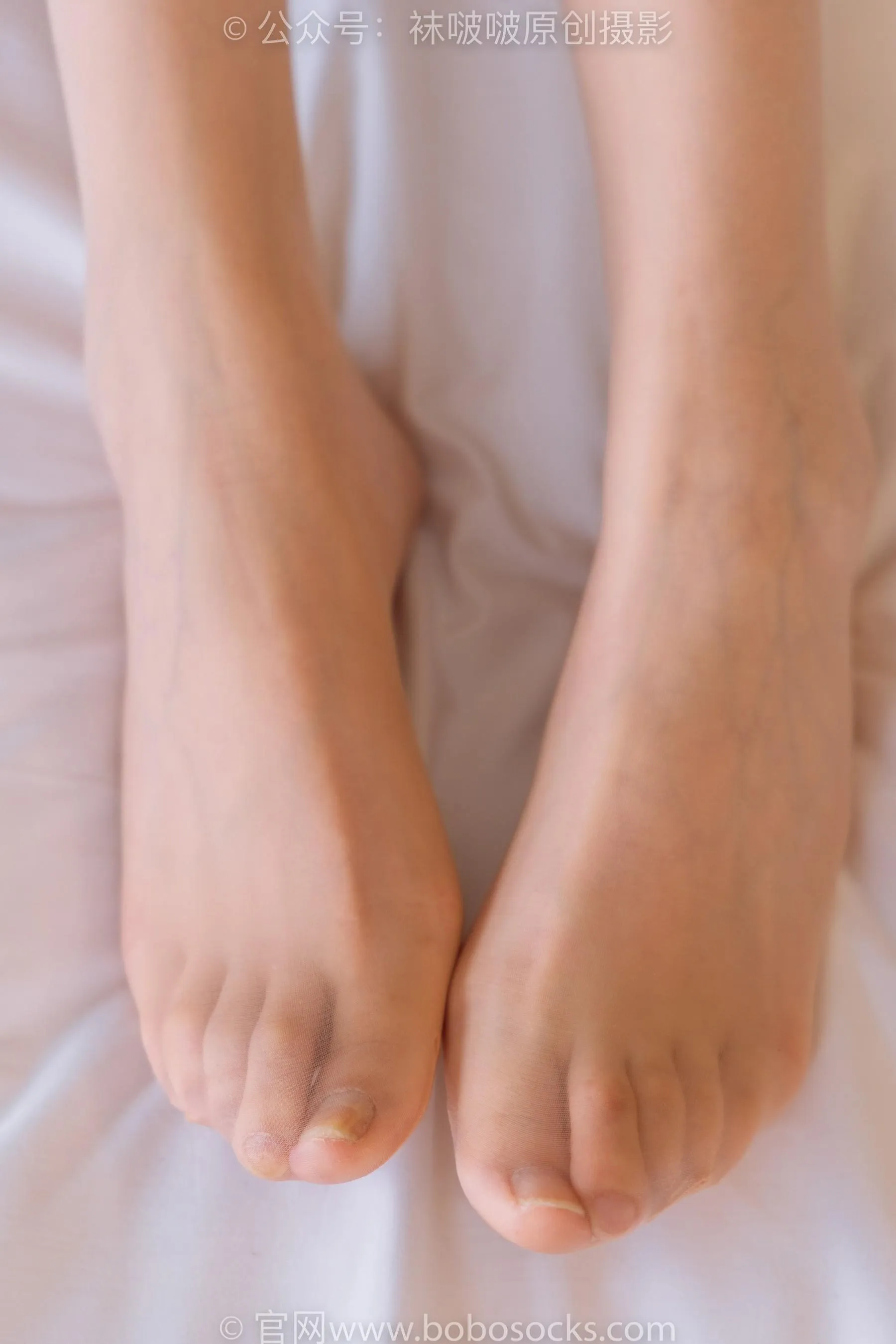 [BoBoSocks袜啵啵]NO.230 小甜豆-两双高跟鞋、板鞋、油亮肉丝、油亮白丝[23] [57P]插图4